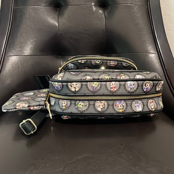 SOLD - Loungefly Chibi Villains Portraits AOP Crossbody w/ Matching Wallet - Picture 5 of 10